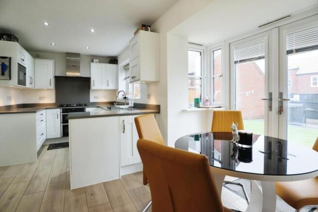 KITCHEN/ DINER