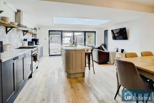 Kitchen/ Dining Room