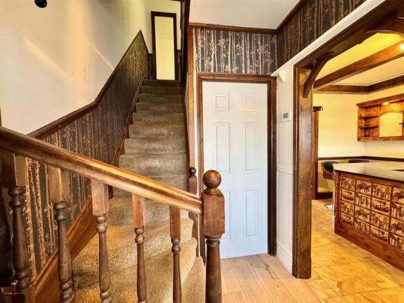 Hallway 1.jpg