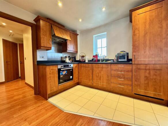 Kitchen 1.jpg