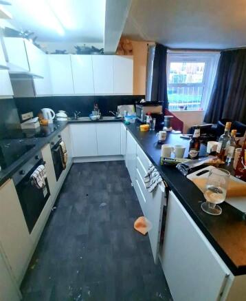 Kitchen 3.jpg
