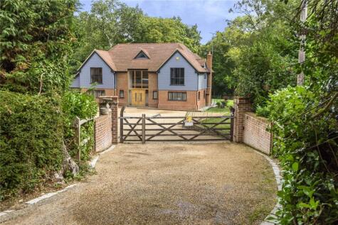 Tudor Close, Pulborough