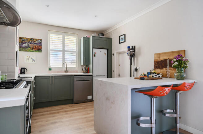 1305552-12-684895...