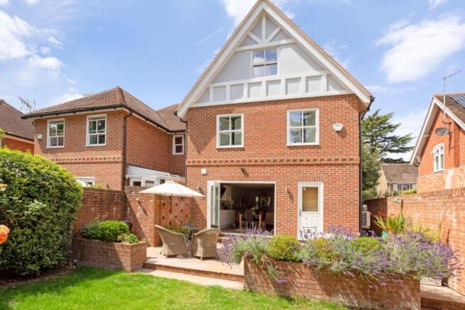 4 Cromwell Garden...