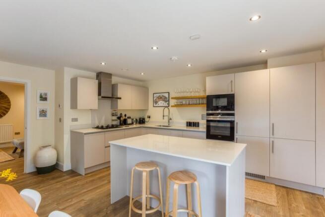 28 Windsor Court ...