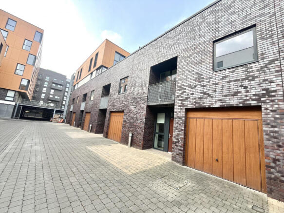 2 Bedroom Terraced for Rent