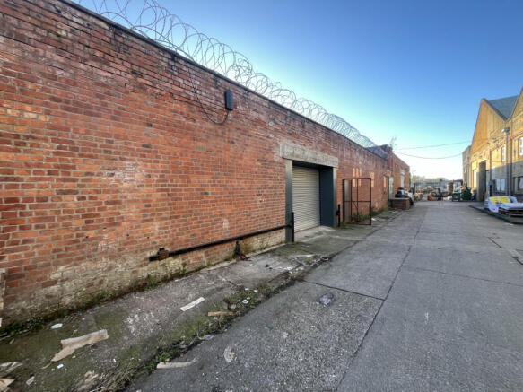 Commercial property to rent Weaste Trading Estate