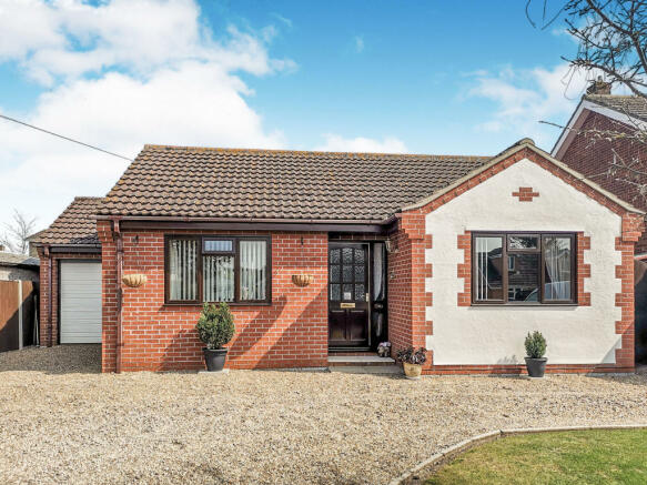 2 bedroom detached bungalow for sale in Station Road North, Belton ...