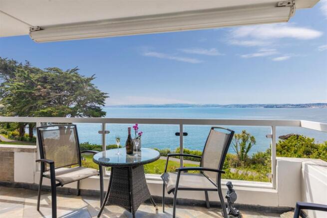 A10 - A Imperial Court, Flat D, Torquay - 250514.j