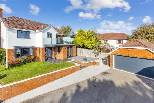 A01 - 32, Higher Lincombe Road Torquay - 251009.jp