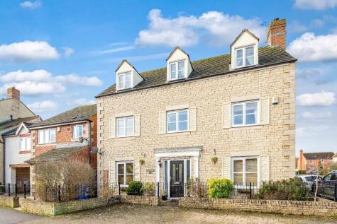 64, Mallards Way, Bicester, Oxfordshire, OX26 6WT