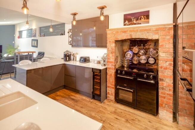 Kitchen/Dine/Family