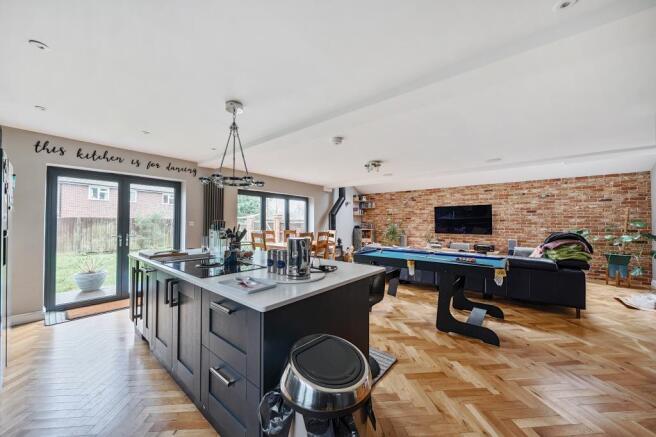 Kitchen/Dining