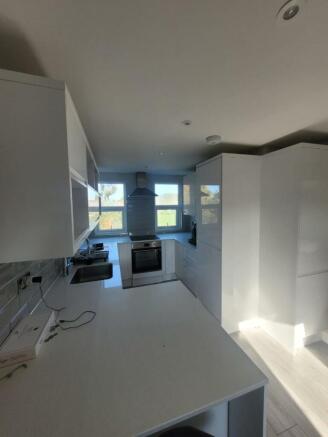 Kitchen 2.jpg