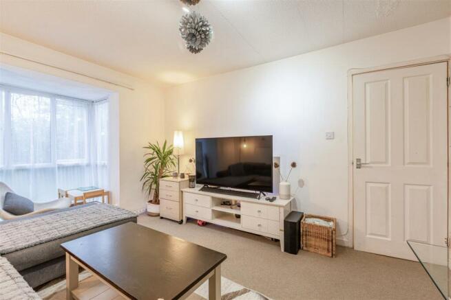 24 Collingwood Place, Walton Upon Thames, KT12 1LU
