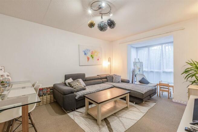 24 Collingwood Place, Walton Upon Thames, KT12 1LU