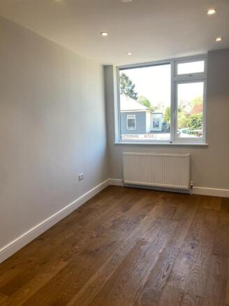 Bedroom 1.jpg