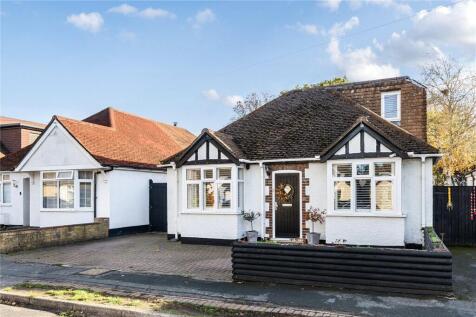 Mowbray Avenue, Byfleet, West Byfleet, Surrey, KT14