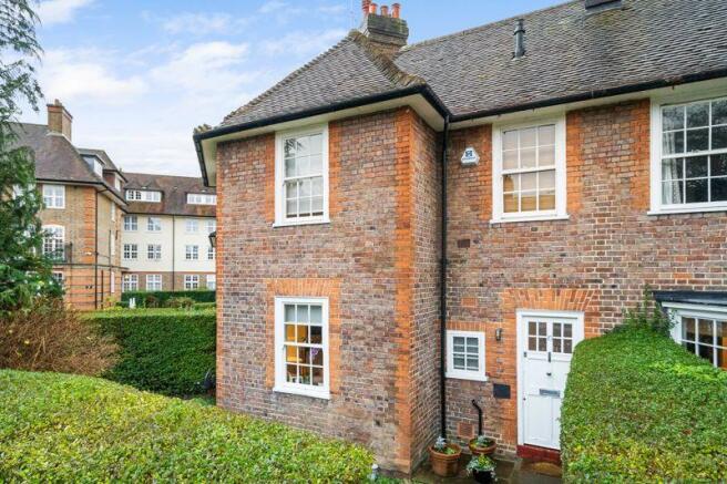 3 Bedroom Cottage For Sale In Corringway Hampstead Garden Suburb Nw11