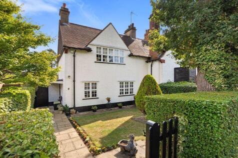 Asmuns Place, Hampstead Garden Suburb, NW11