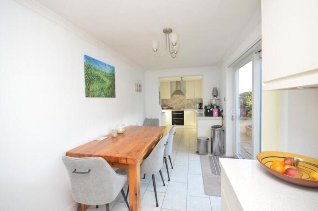 Kitchen/ Dining Room