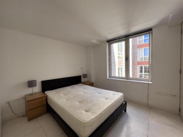 Bedroom (1).jpg