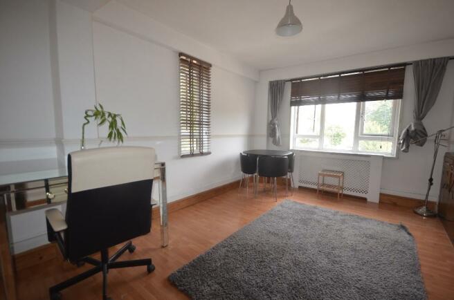 2 bedroom flat for rent in Clifton Road, London, N1