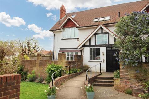 Grovelands Road, Reading