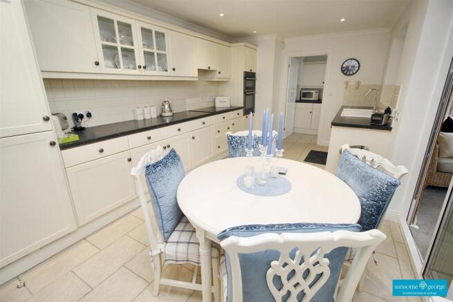 Kitchen/Breakfast Room