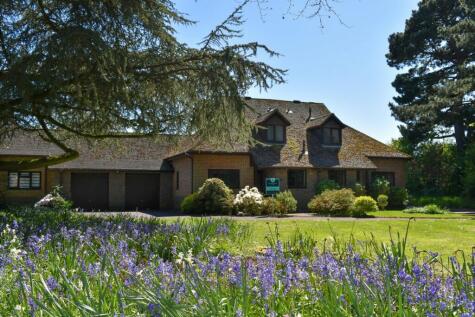 Woodley Gardens, Lymington, SO41