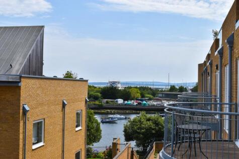 Almansa Way, Lymington, SO41