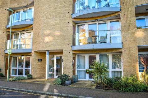 Almansa Way, Lymington, SO41