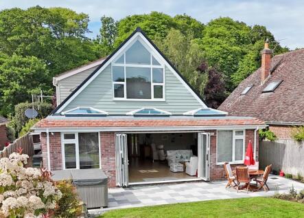 Wainsford Road, Everton, Lymington, SO41