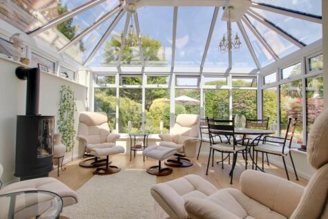 Woodley Gardens, Lymington, SO41
