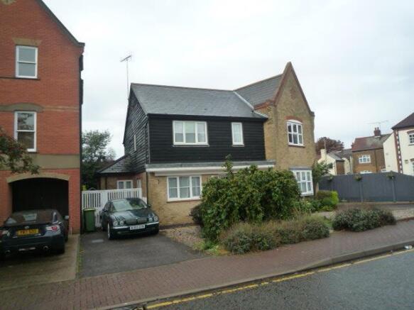 2 bedroom Semi Detached House for rent