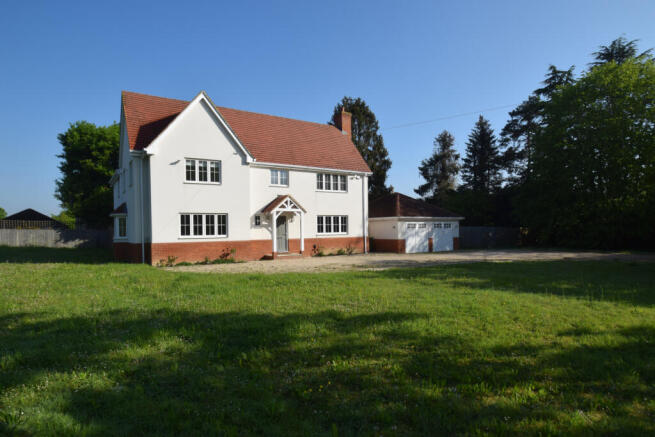 5 bed detached house to rent Rectory Road, Hockle