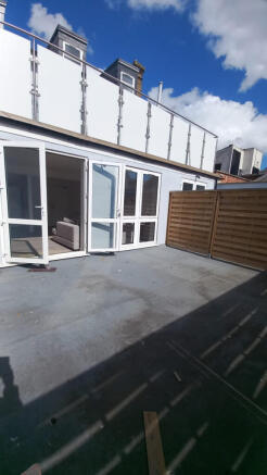 3 Bedroom First Floor Flat in the City Centre of