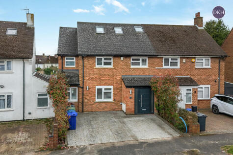 Binyon Crescent, 1