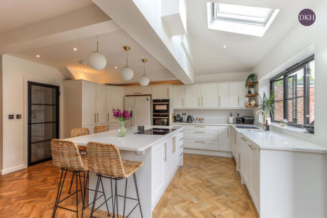 Parkside Drive, Cassiobury