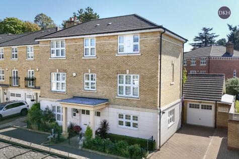 Colnhurst Road, Nascot Wood