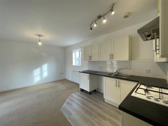 Living Roo / Kitchen