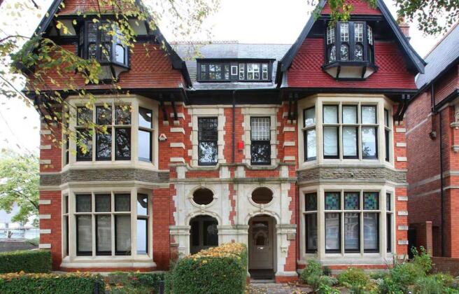Flat 1, 114 Cathedral Rd 1812 new - no board.jpg