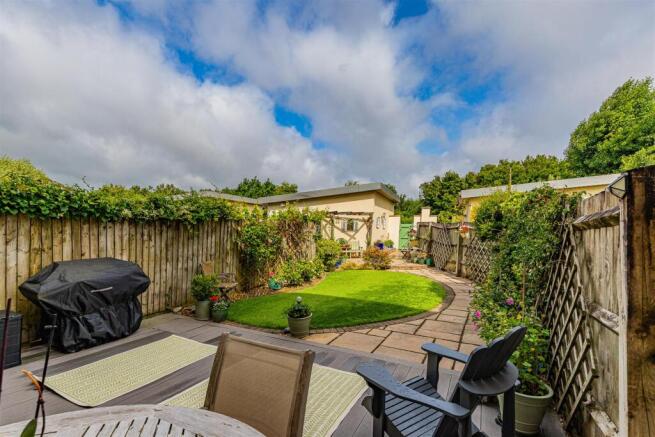 Windsor Esplanade 22-31.jpg