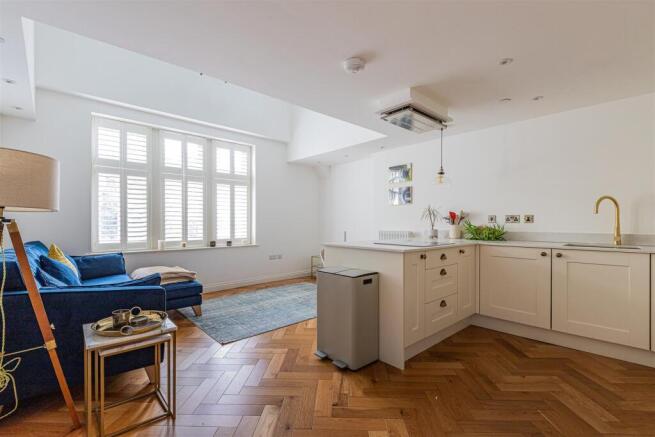 10 The Hamiltons-1.jpg