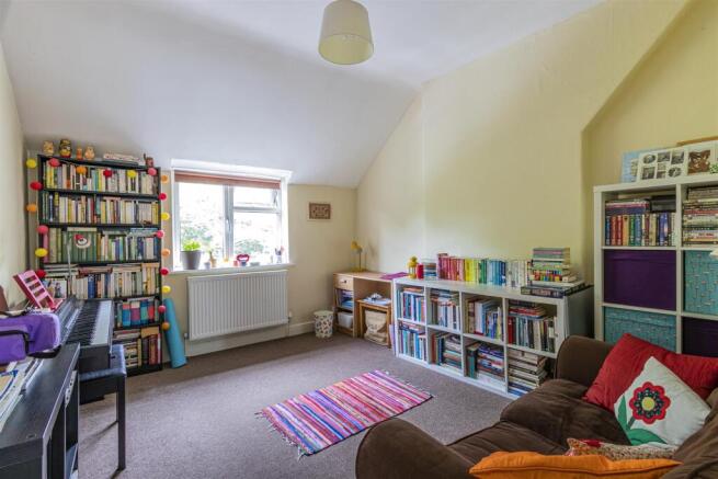 Victoria Park Road East 18 TFF-3.jpg