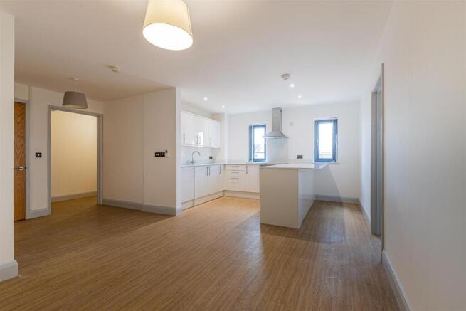 10 Victoria Park Court-6.jpg