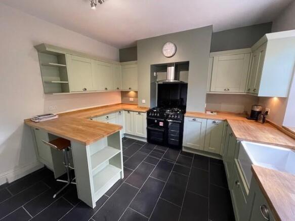 Kitchen 2.jpg