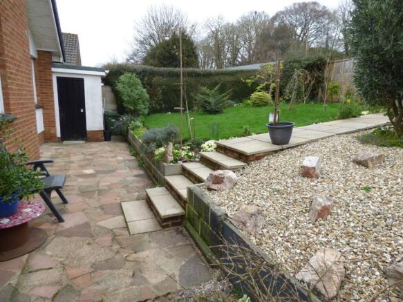 Garden (b)