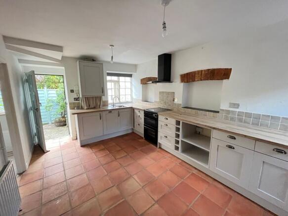 Kitchen diner (b)