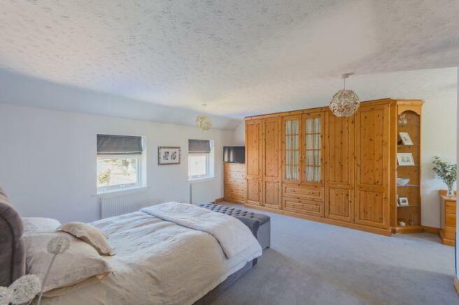 5 Bedroom Semi Detached House For Sale In Manor Barn St Peters